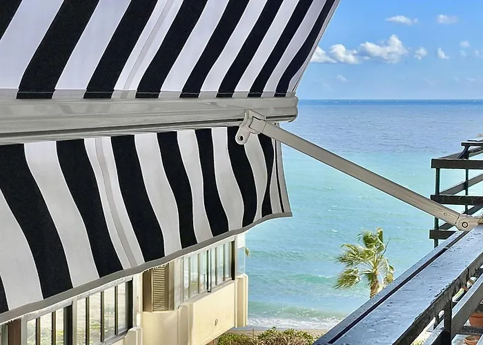 Beachfront 1Br Apartment In Center Of Marbella!